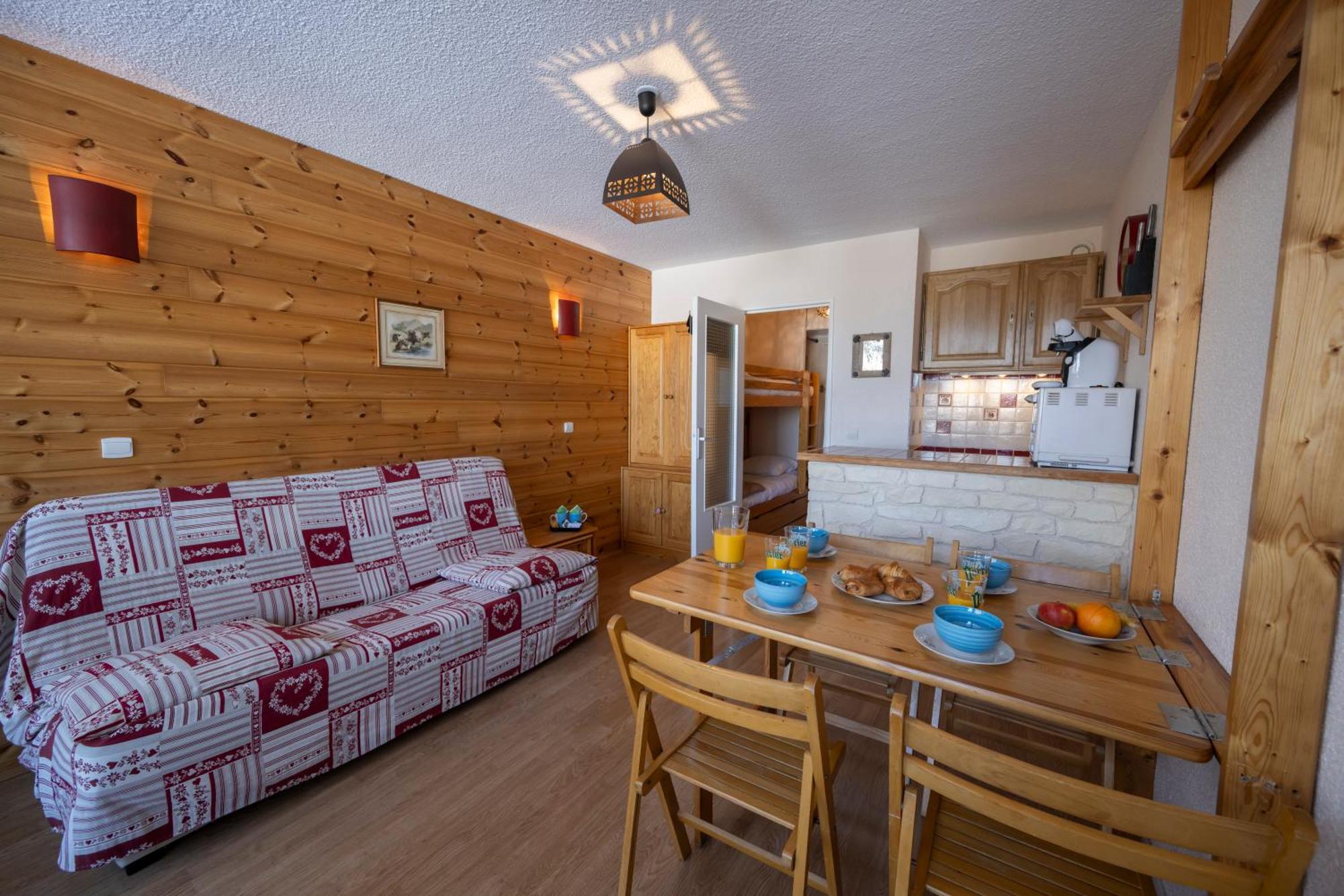 Doux Crepuscule - Au Bord Des Pistes - Parking Apartment Enchastrayes Екстериор снимка